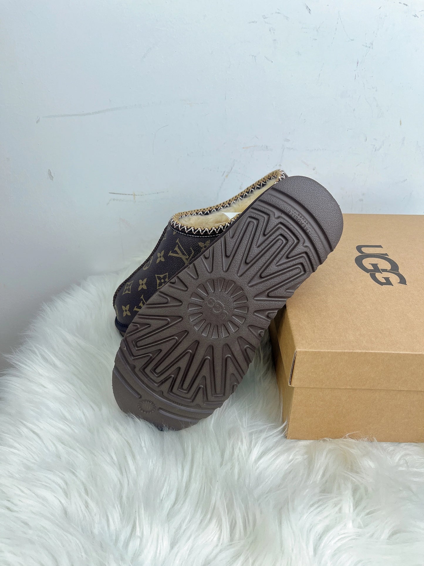 UGG-Women's Loafers (XDX1710)
