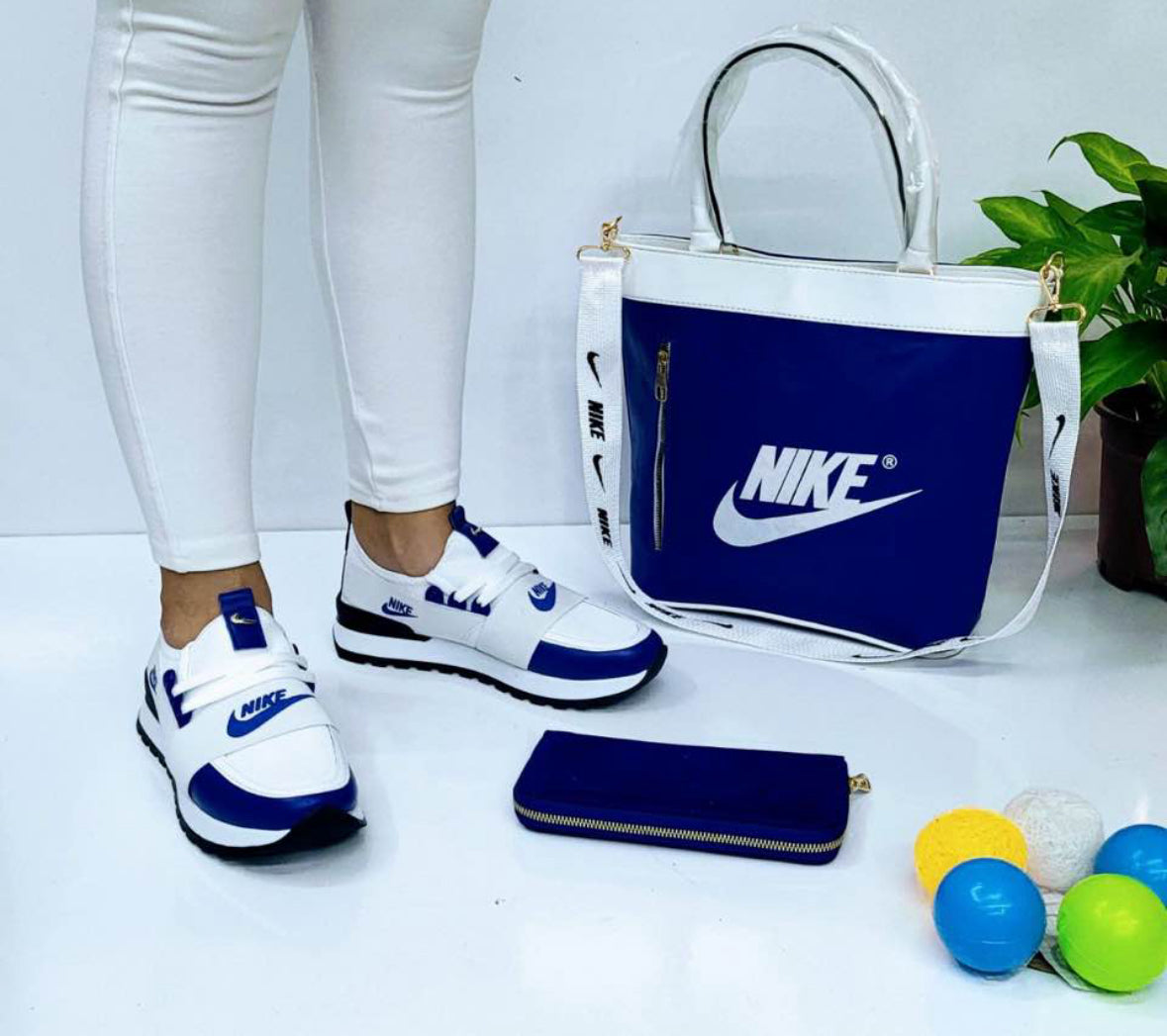 N-Tennis Shoe Set