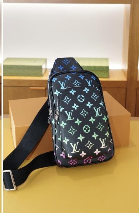 L-Shoulder Bag