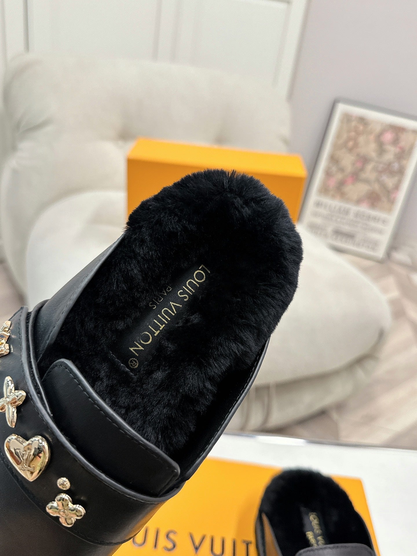 L- Female Top Quality Fleece Slippers