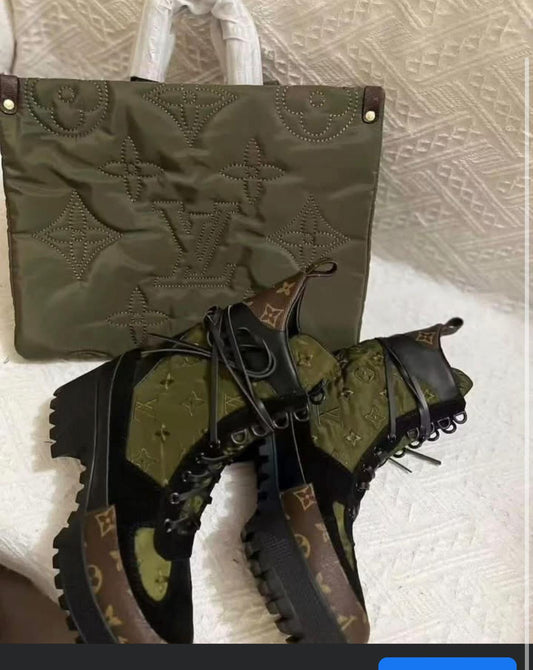 L-Women's Boots & Purse