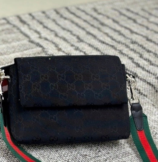 G- Crossbody Purse