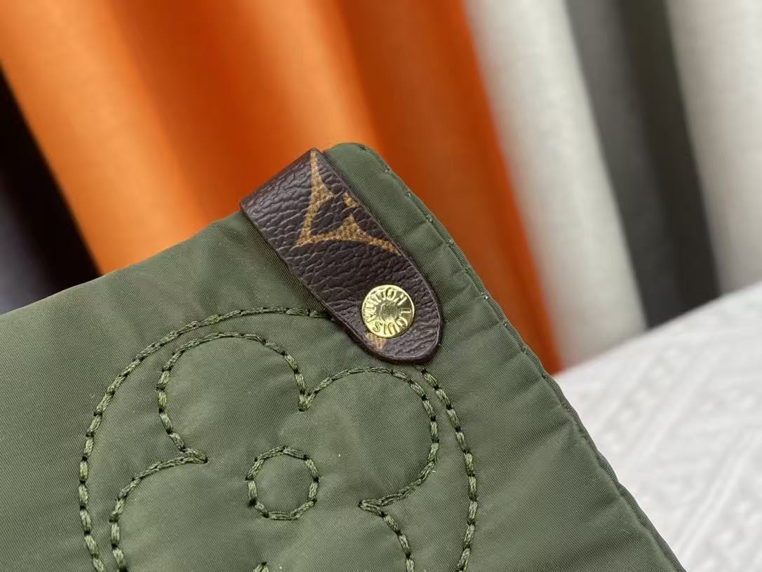 L-Women's Boots & Purse