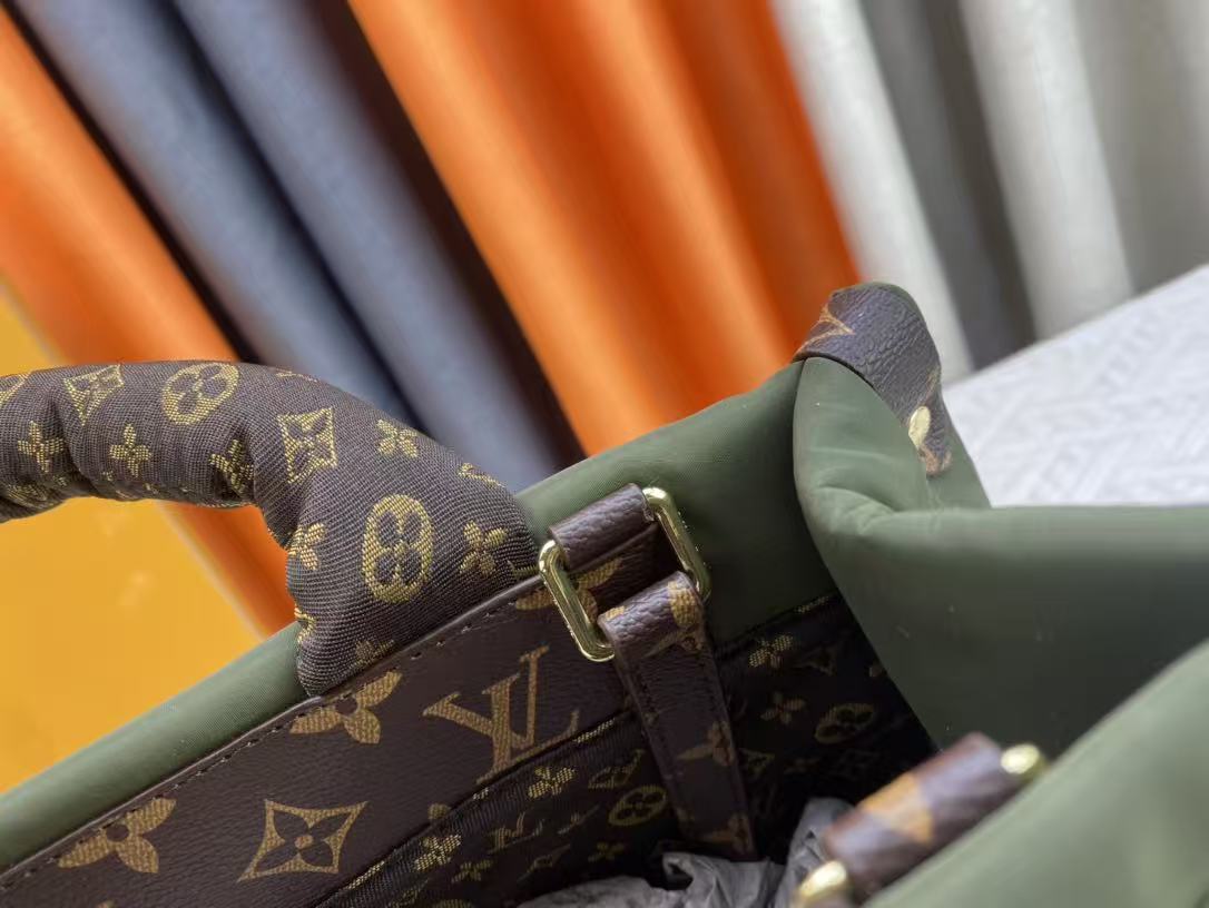 L-Women's Boots & Purse