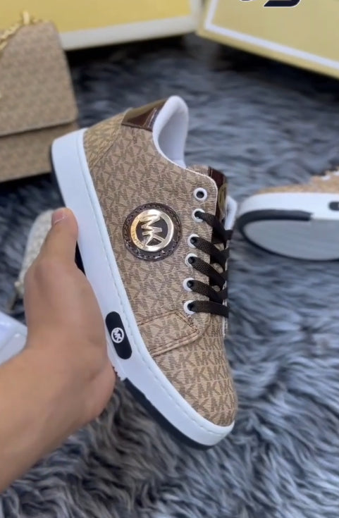 M- Tennis Shoe Set