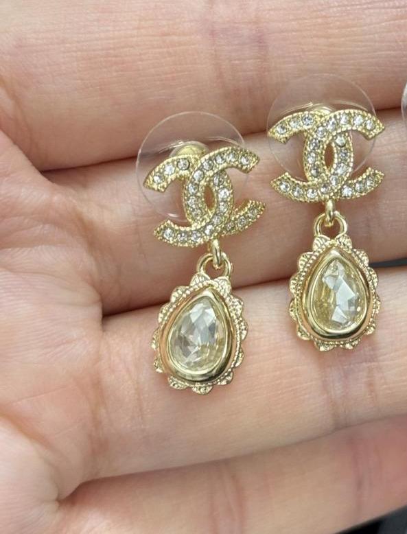 C-Earrings.